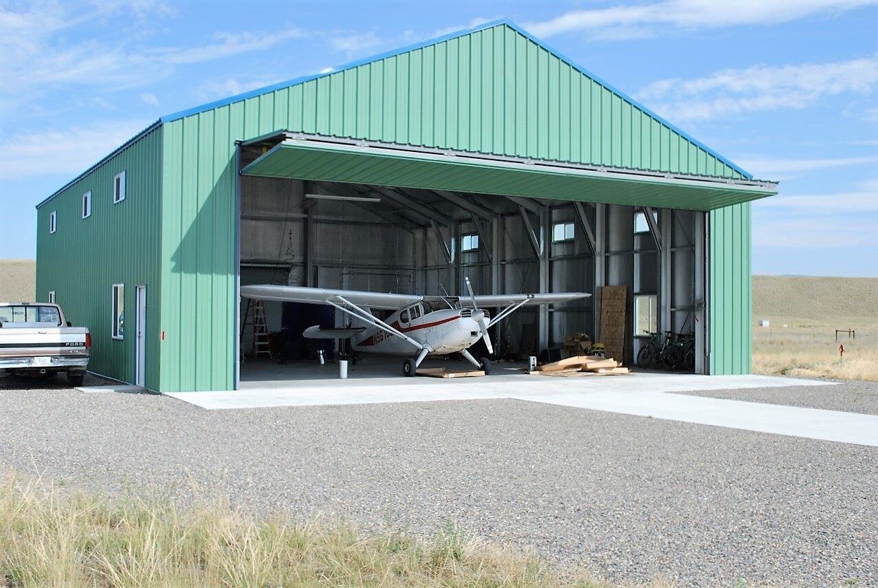 Airplane-Hanger