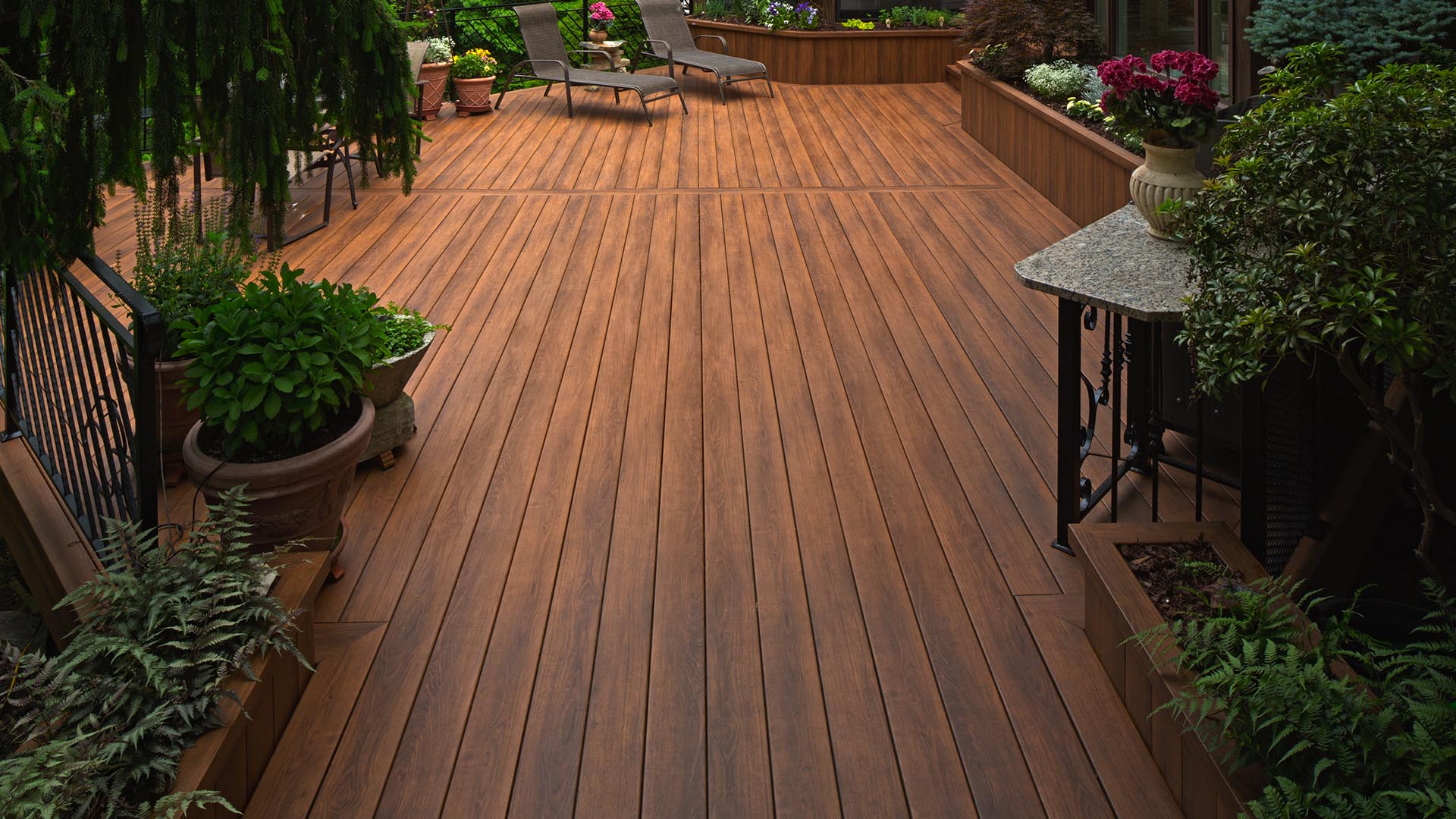 Zuri Cellular Composite PVC Decking